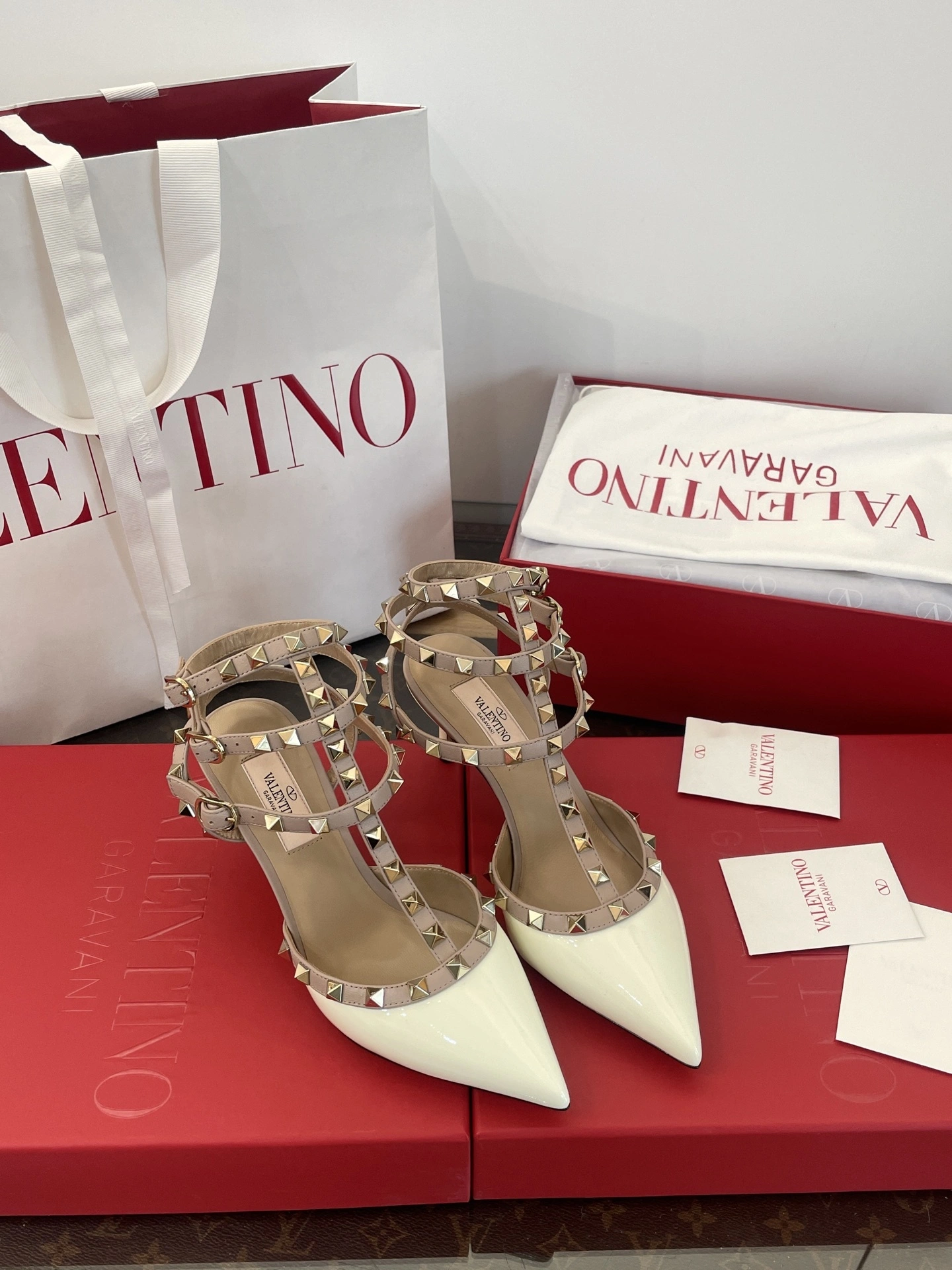 COCO-- V1859ti9o UW2S0375VNWL62 Heel height ： 6.5cm item:E-X230F1256